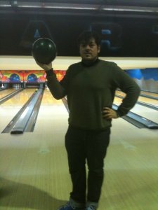 Servidor intentando jugar a los bolos 2 years ago